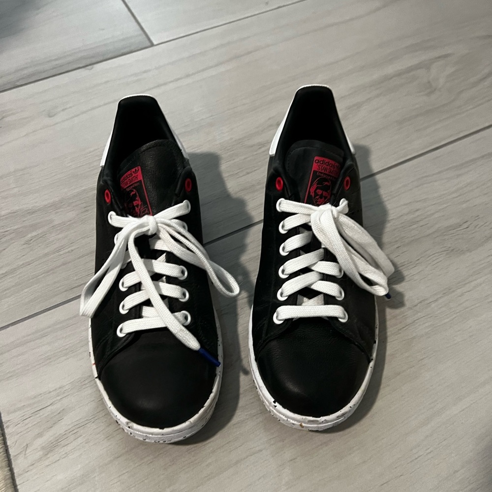 Black Stan Smiths